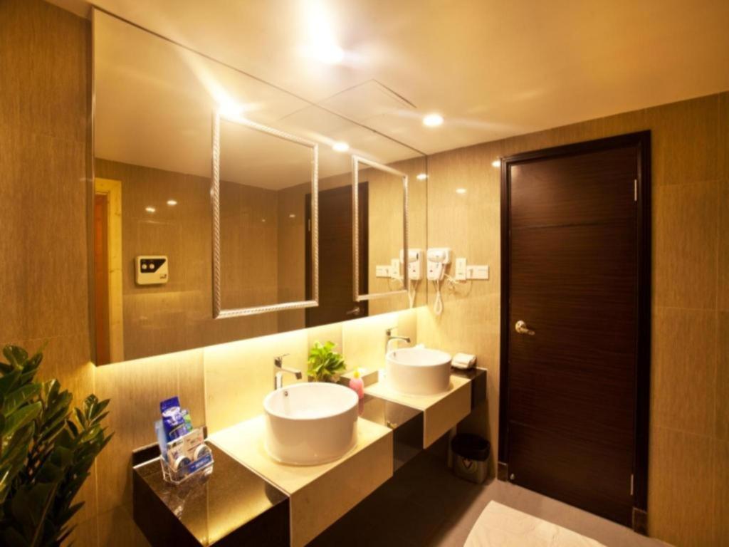 New World Hotel Guangzhou Exterior foto